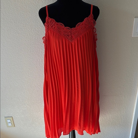 Gianni Bini Bright Red Floral Pleated Lace Trim Cami Dress 0082 - Picture 3 of 10